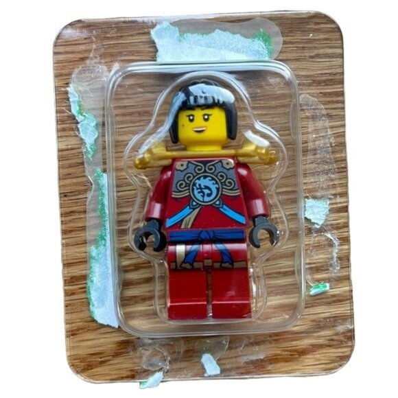 Lego Ninjago Nya Future Minifigure Exclusive Character Encyclopedia 2021 New - Picture 1 of 8